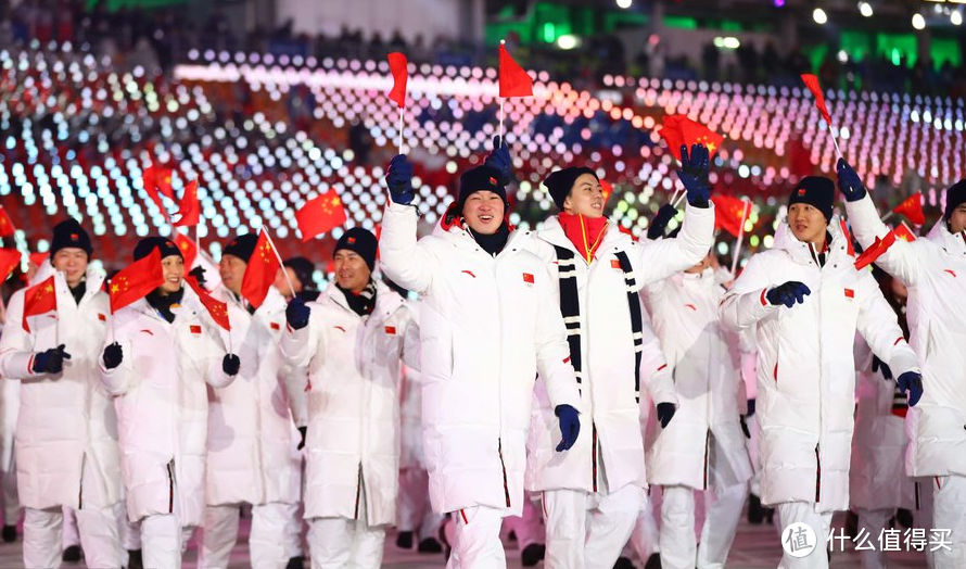 北京冬奥会开幕式 扒一扒各国代表队的羽绒服都是谁家的