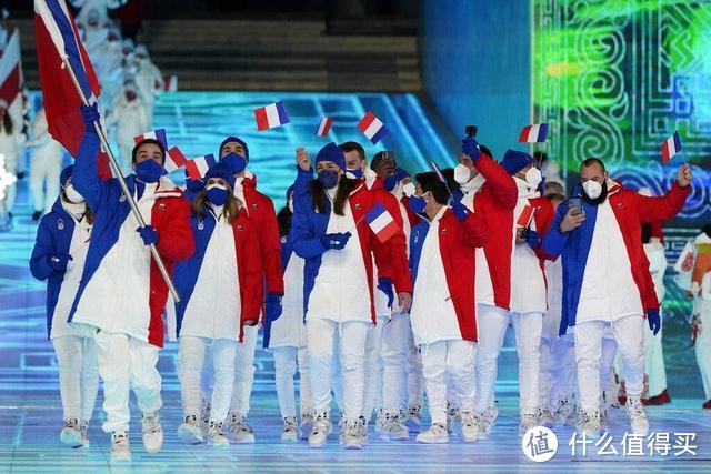 北京冬奥会开幕式 扒一扒各国代表队的羽绒服都是谁家的
