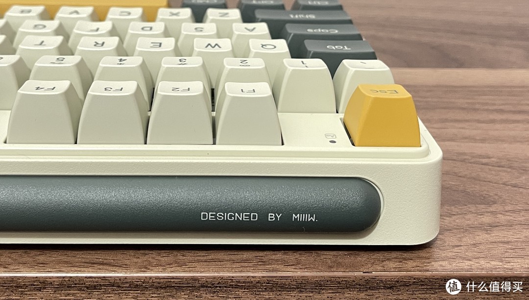 手感温柔颜值治愈的全能客制化选手-米物ART系列机械键盘Z870深度评测