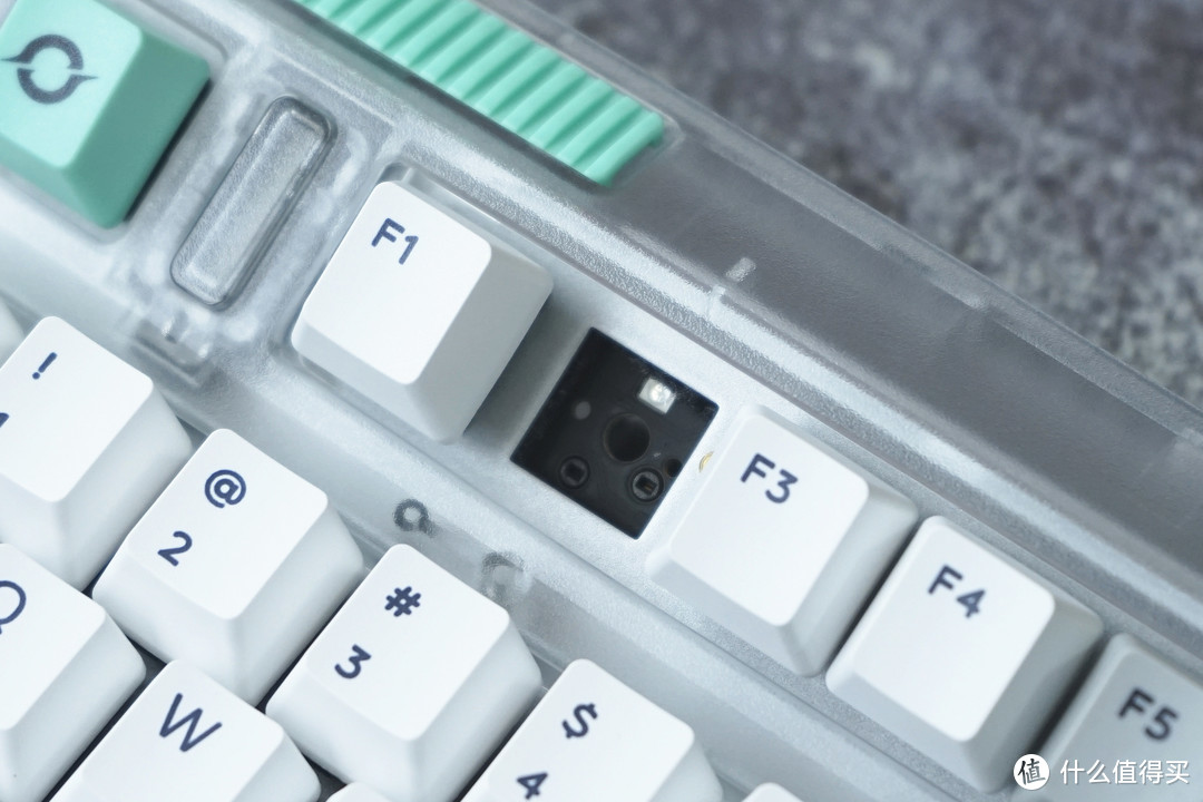 这款来自铝厂的键盘，确实让我心动了——IQUNIX OG80虫洞开箱体验