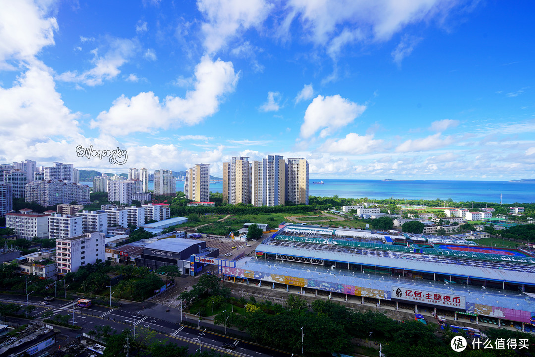 海景阳台，下楼就是海鲜大市场：三亚湾中转觅食好酒店~希尔顿花园