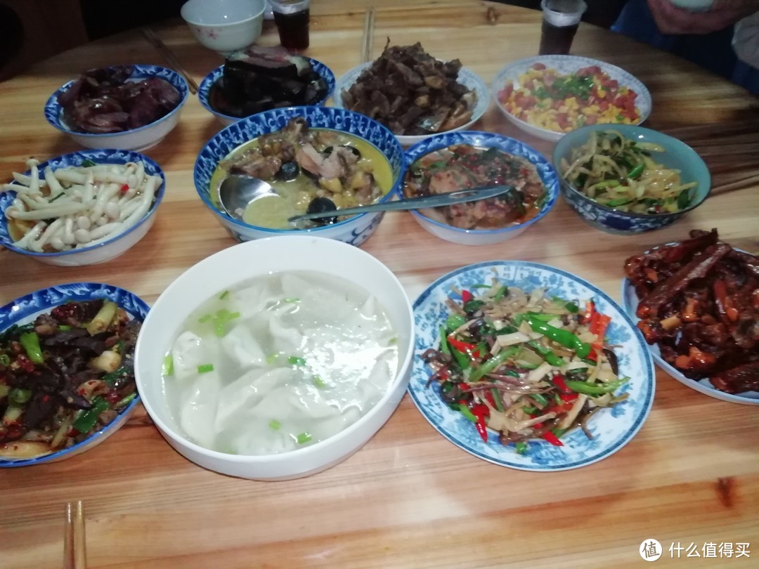 江西四代人的晚餐，晒图后收到无数点赞，网友：看饿了，求蹭饭