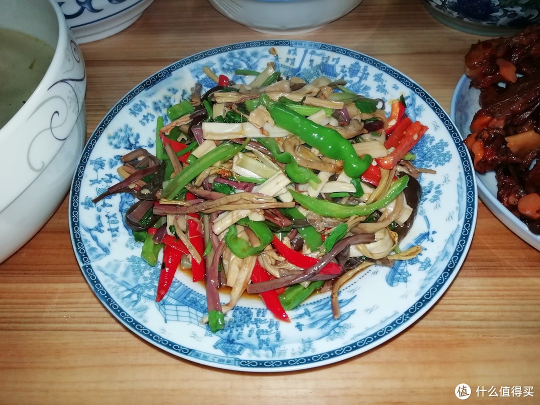 江西四代人的晚餐，晒图后收到无数点赞，网友：看饿了，求蹭饭