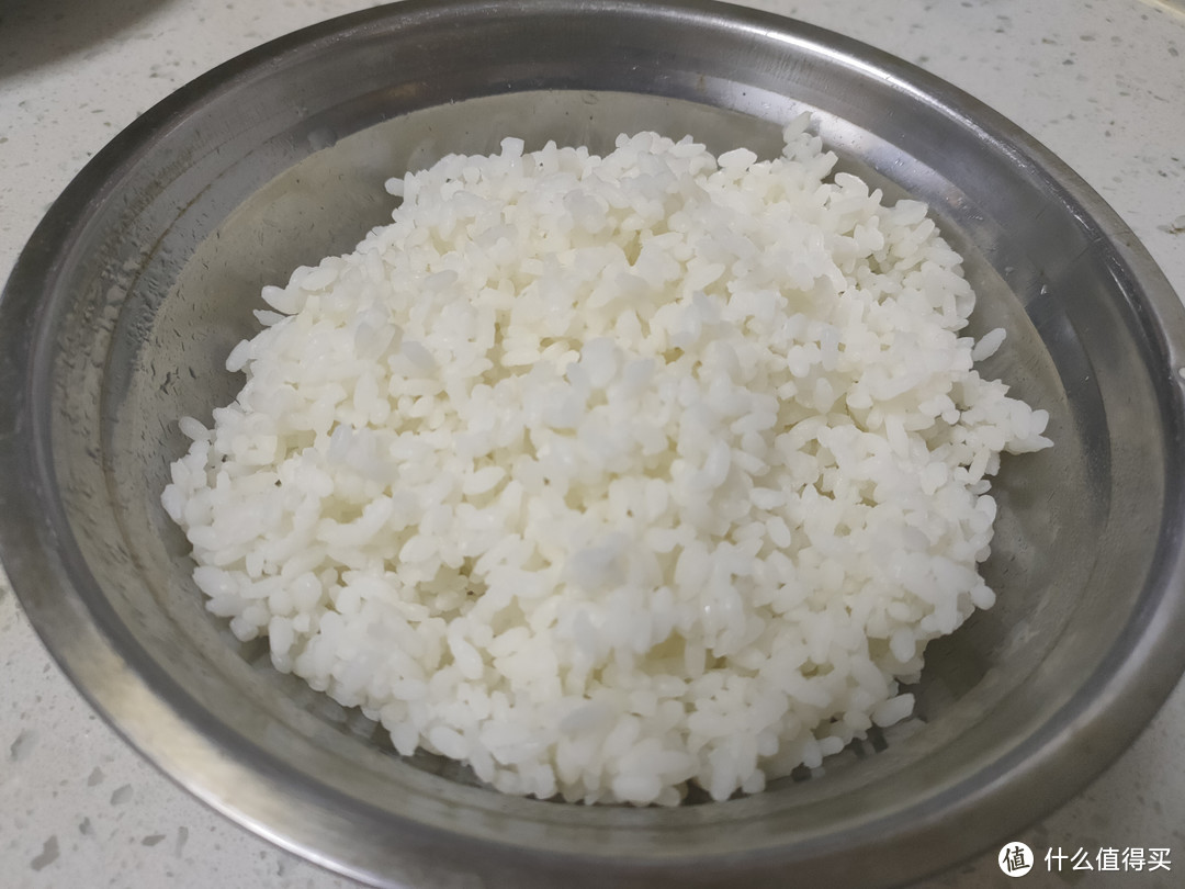 酱油炒饭，米饭不要直接下锅炒，提前这样处理，颗粒分明香入味