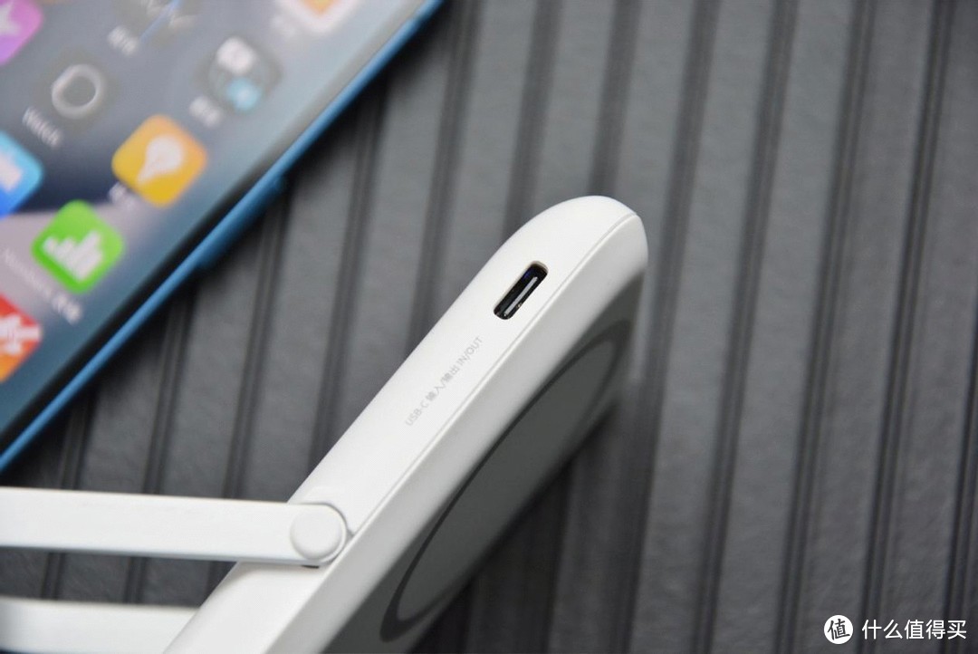 iPhone 13理想搭档，麦多多摩卡系列磁吸充电宝，实测好用