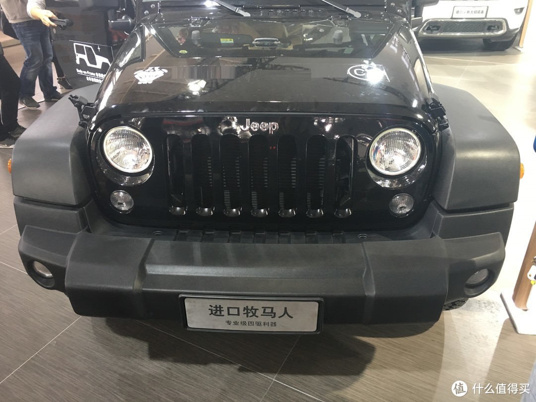 25万买8年的二手Jeep牧马人，真的比坦克300更好？