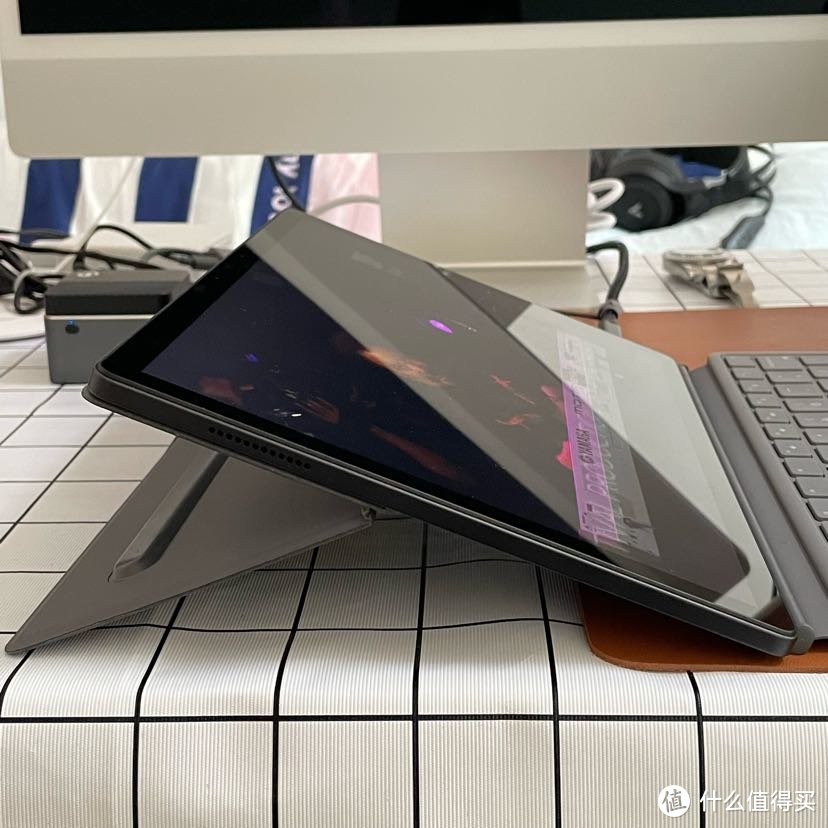 它其实很优秀 锤子TNT GO外接主机秒变Surface Pro