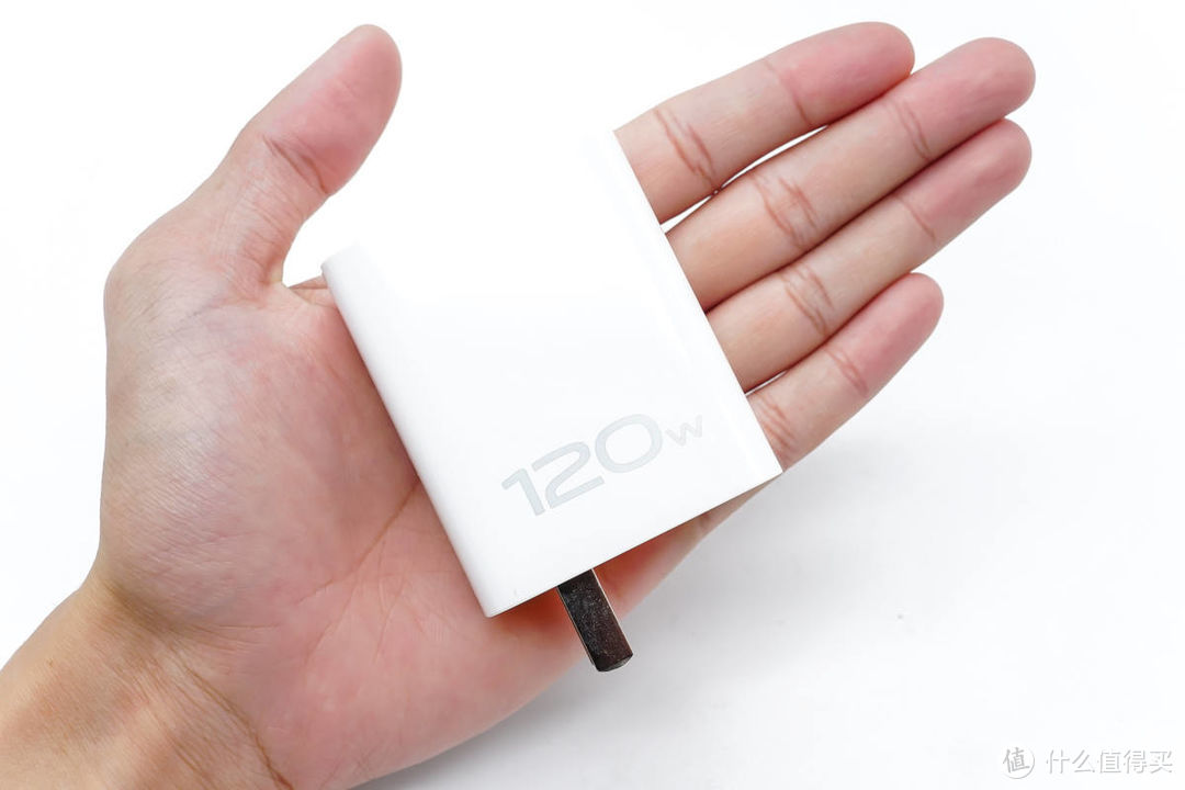 120W也可以这么小巧，iQOO 9 Pro 原装充电器上手实测