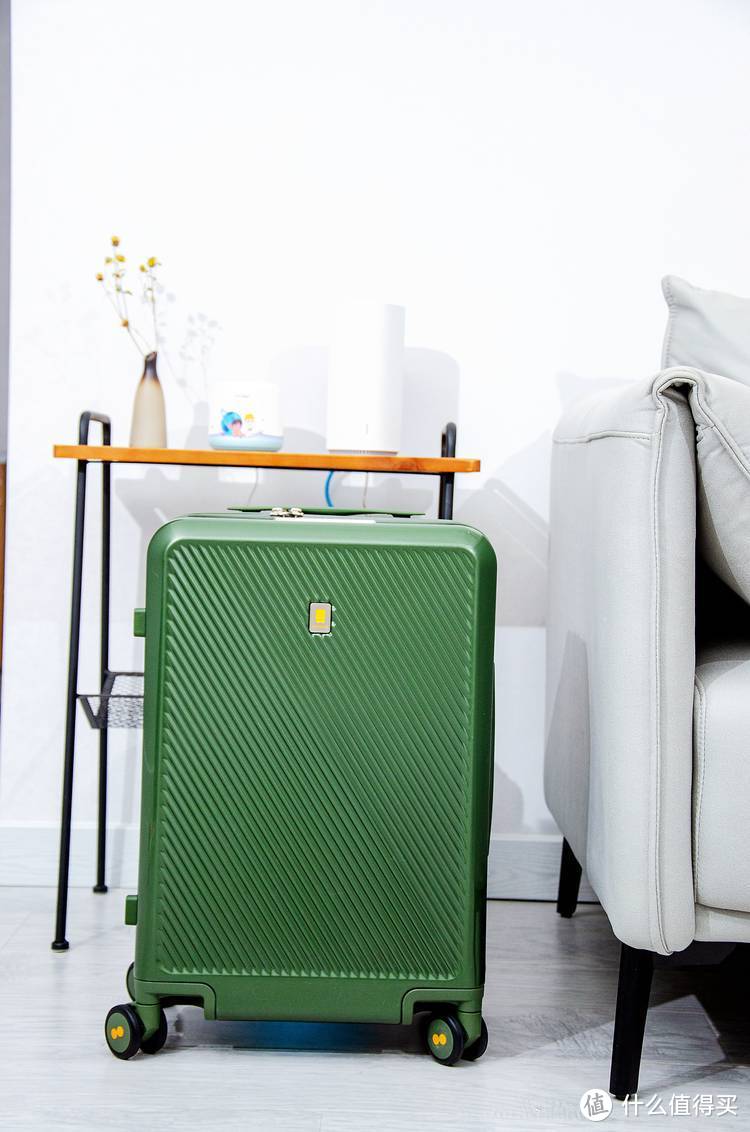 简约时尚、高颜值行李箱——地平线8号光影系列