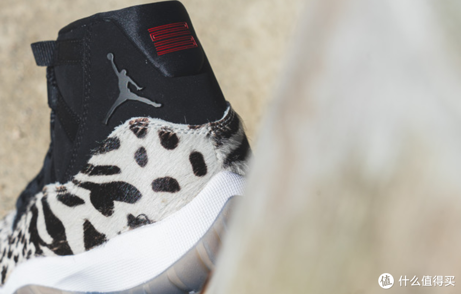 运动鞋里的新物品-好穿耐看-耐克乔丹 Air Jordan 11