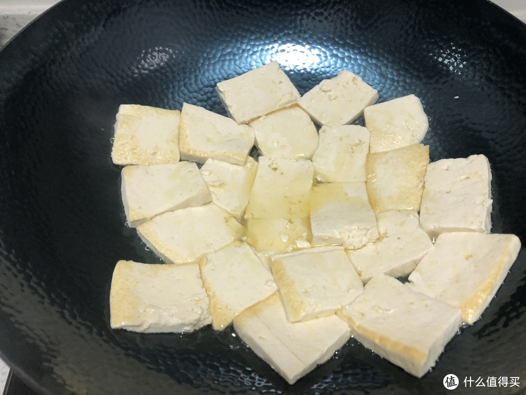 白菜炒豆腐，先放白菜还是先放豆腐？顺序搞错了，豆腐易碎还不香