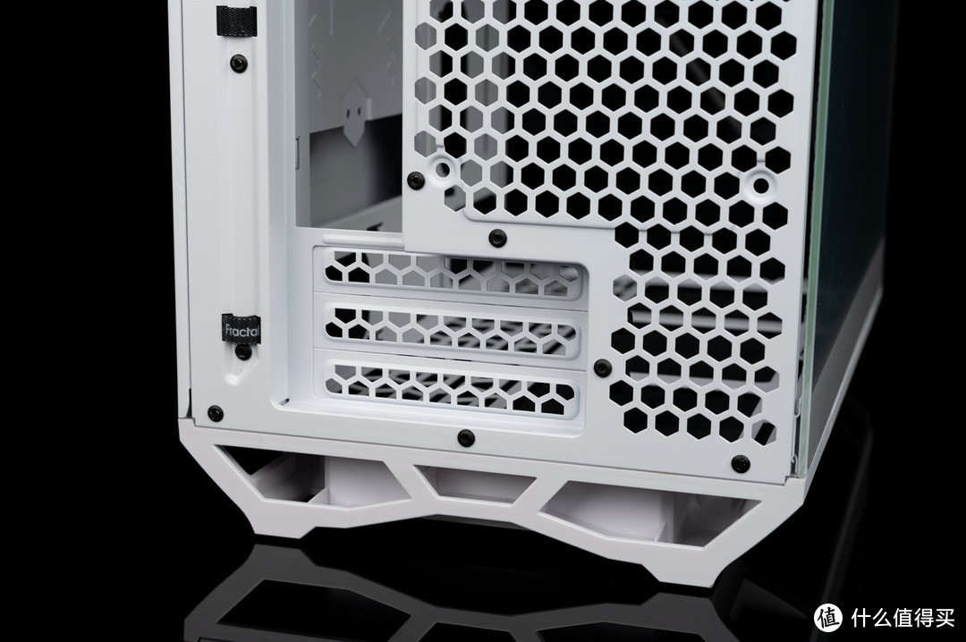 博大精深气流艺术fractaltorrentnano机箱装机