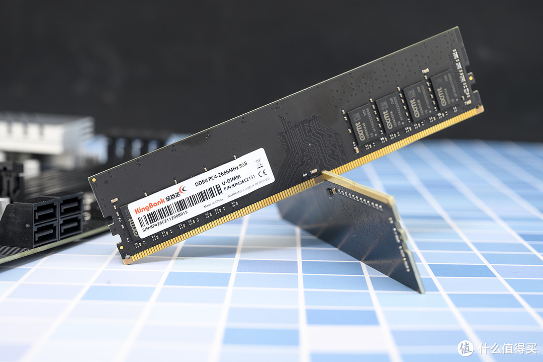 DDR4过时吗？十二代酷睿照样用，金百达国芯内存试玩