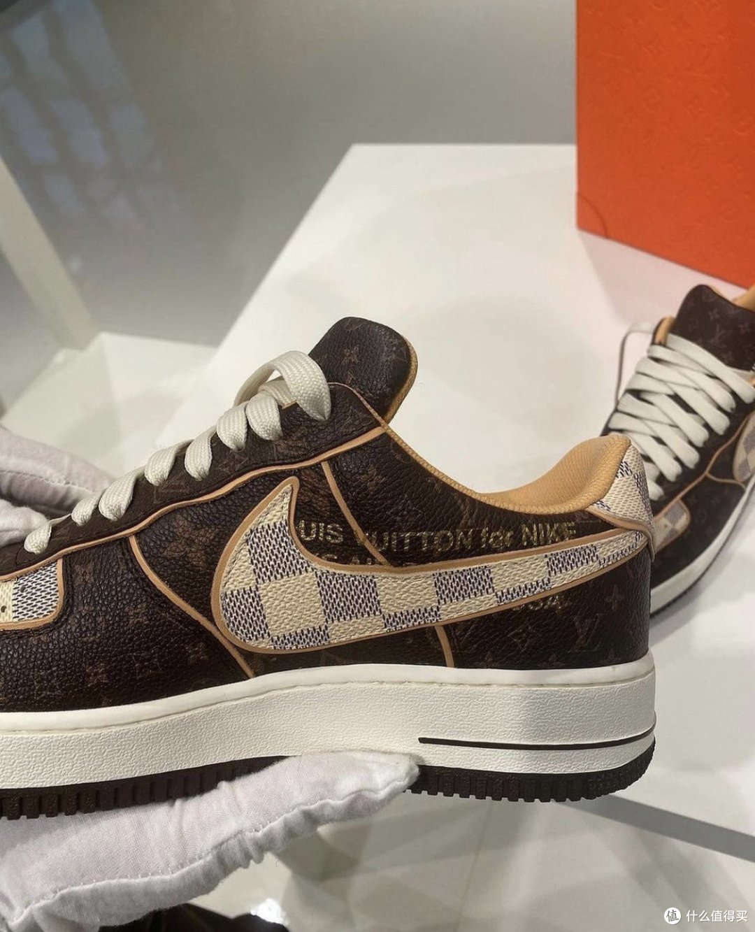 be看潮流篇二拍卖价300万的lv联名af1这次是收了谁的智商税