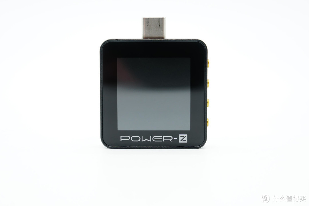 ChargerLAB POWER-Z KM002C测试仪屏幕更大，颜值更高