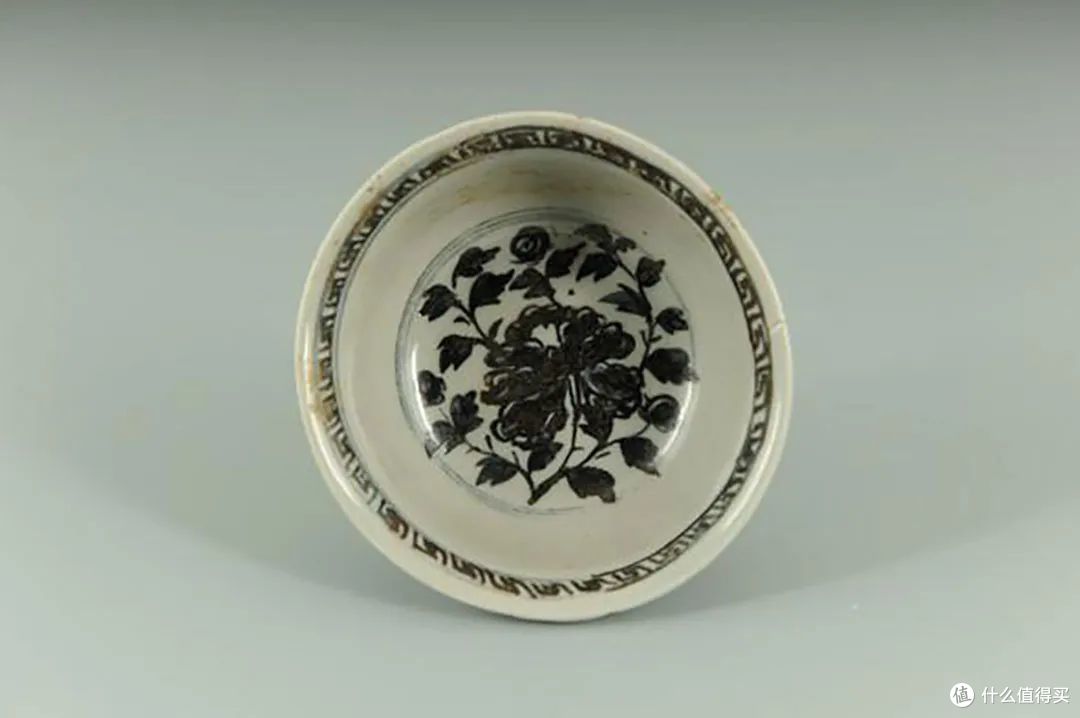 元青花牡丹纹高足杯,高安市博物馆藏 08高安市博物馆