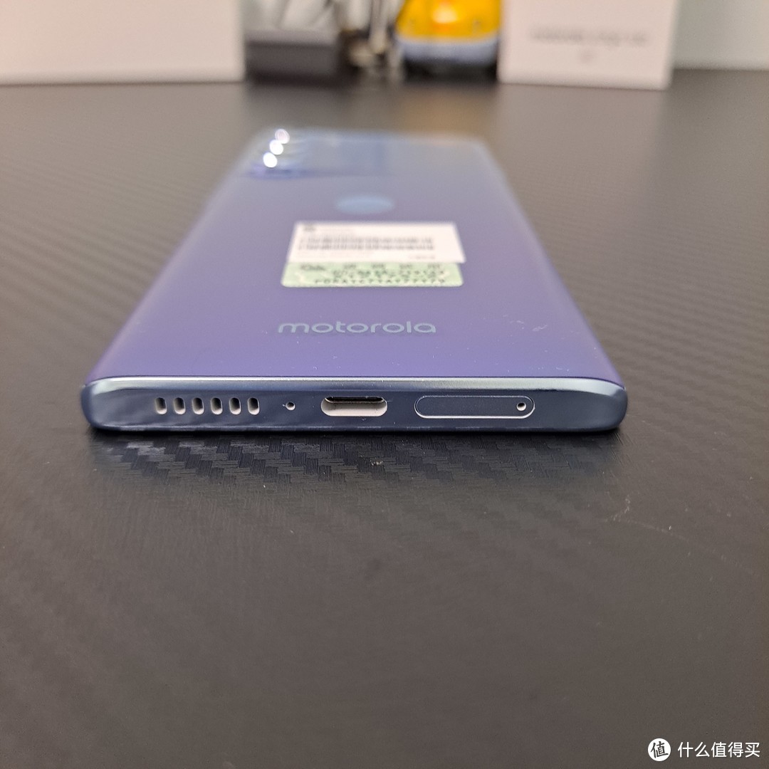 谁曾想到，2021年下半年最火的手机竟然是摩托罗拉！moto edge S30开箱初体验