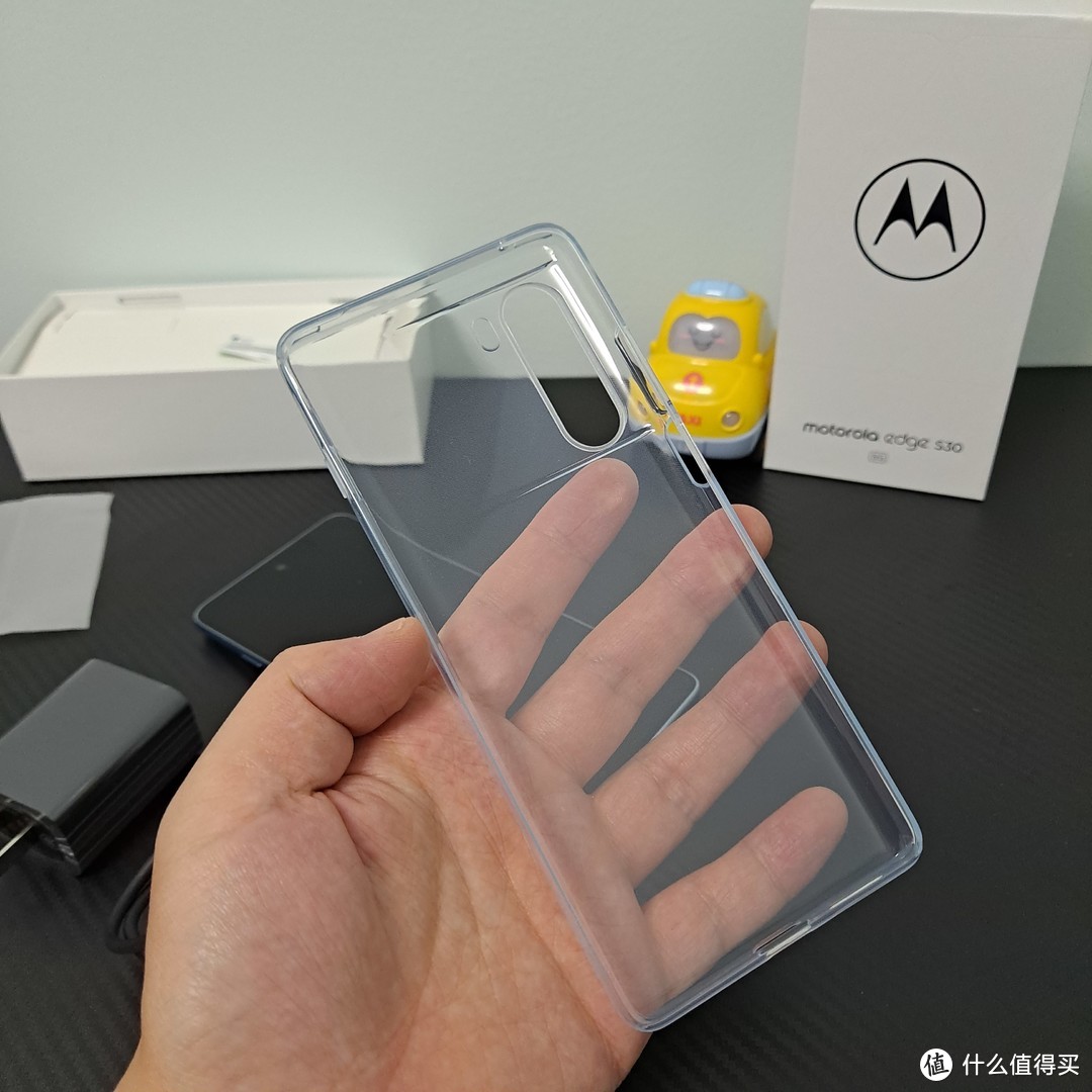 谁曾想到，2021年下半年最火的手机竟然是摩托罗拉！moto edge S30开箱初体验