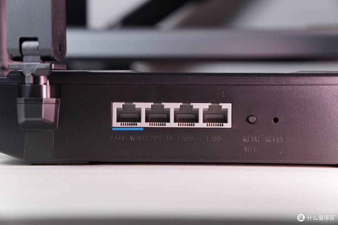 8915ax5400 pro提供了4个网络接口,其中wan口为2.