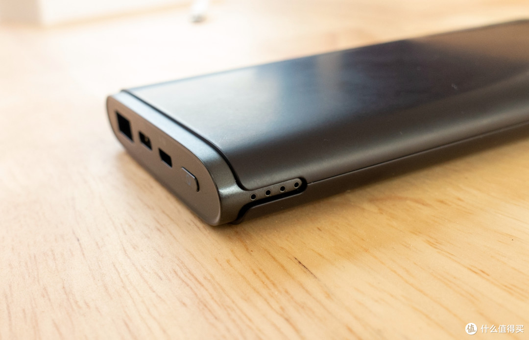 vivo33w10000mah双向闪充移动电源充电宝评测