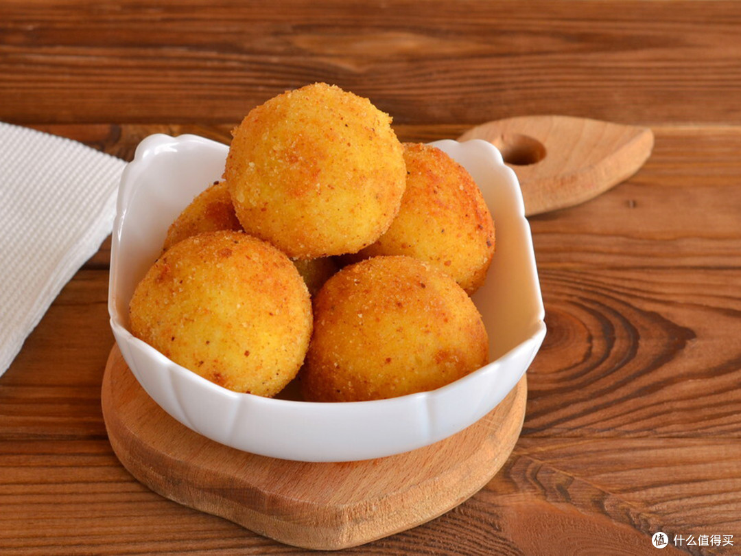 炸汤圆,直接下锅炸是大忌,做对4步牢记1点,汤圆香酥不漏馅