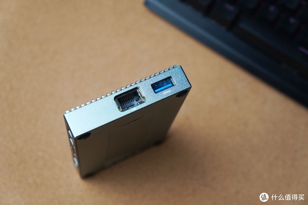 内置硬盘盒功能的奥睿科9合一扩展坞拆解点评