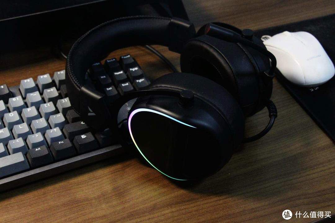 听声辩位，RGB酷炫效果加持，雷柏VH650游戏耳机评测