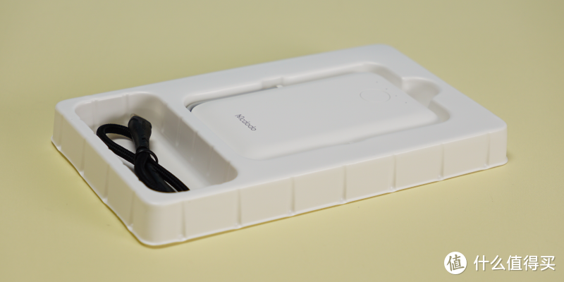麦多多磁吸充电宝体验：MagSafe完美适配，iPhone13最佳伴侣