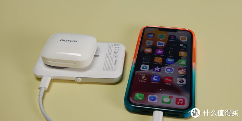 麦多多磁吸充电宝体验：MagSafe完美适配，iPhone13最佳伴侣