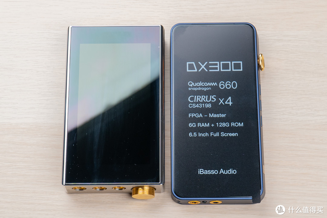 原来DX300 是个大家伙！与iBasso 自家重量级DX220 Max 旗鼓相当！