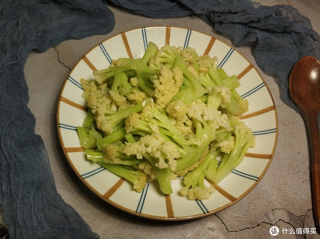 炒花菜先過油還是焯水這才是正確做法營養不流失脆爽又入味