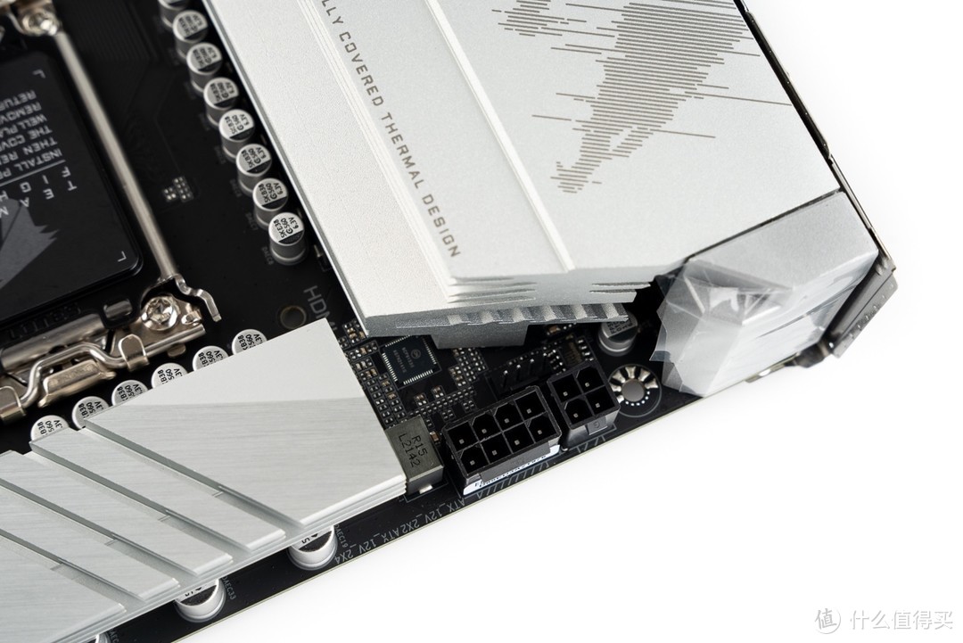 极致简约 强劲性能 技嘉 雪雕 B660M AORUS PRO AX DDR4 开箱分享