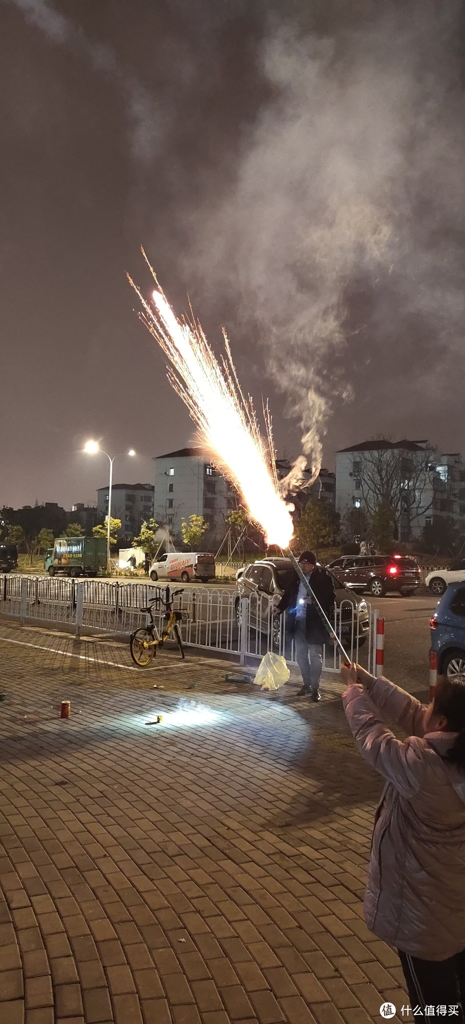 在徐汇区来放烟花春节除夕中秋节在路边放烟花经历体验上海放烟花的好