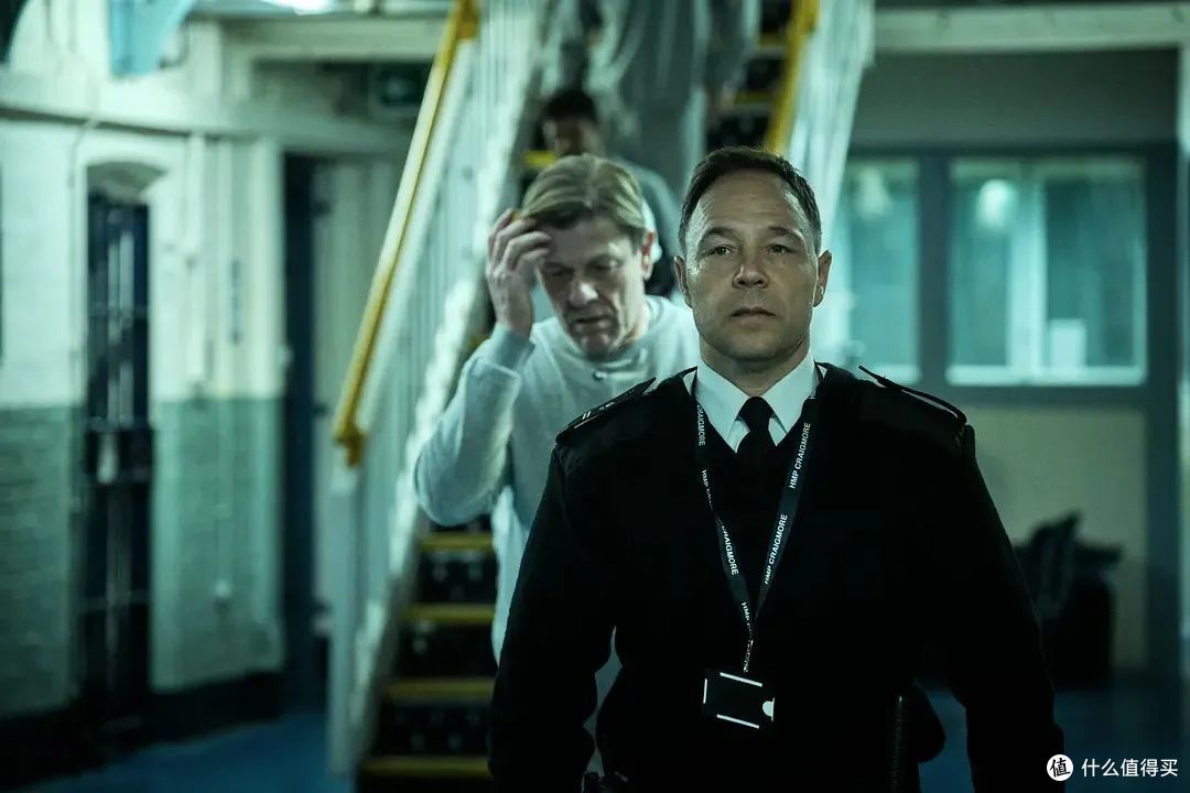 《争分夺秒》虽然只有三集,小体量的剧情却仍能抓人眼球,没有一丝拖沓