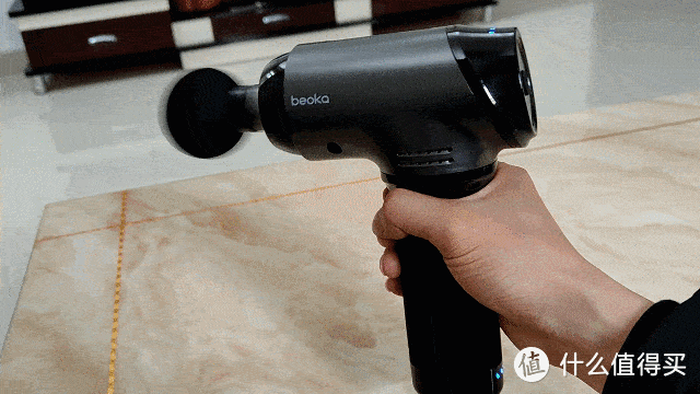 倍益康Ti Pro专业便携款筋膜枪使用体验，专业级按摩枪有何不同？