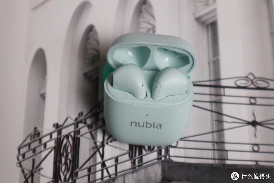 ​小巧精致，声色全面，努比亚新音C1无线蓝牙耳机不容错过