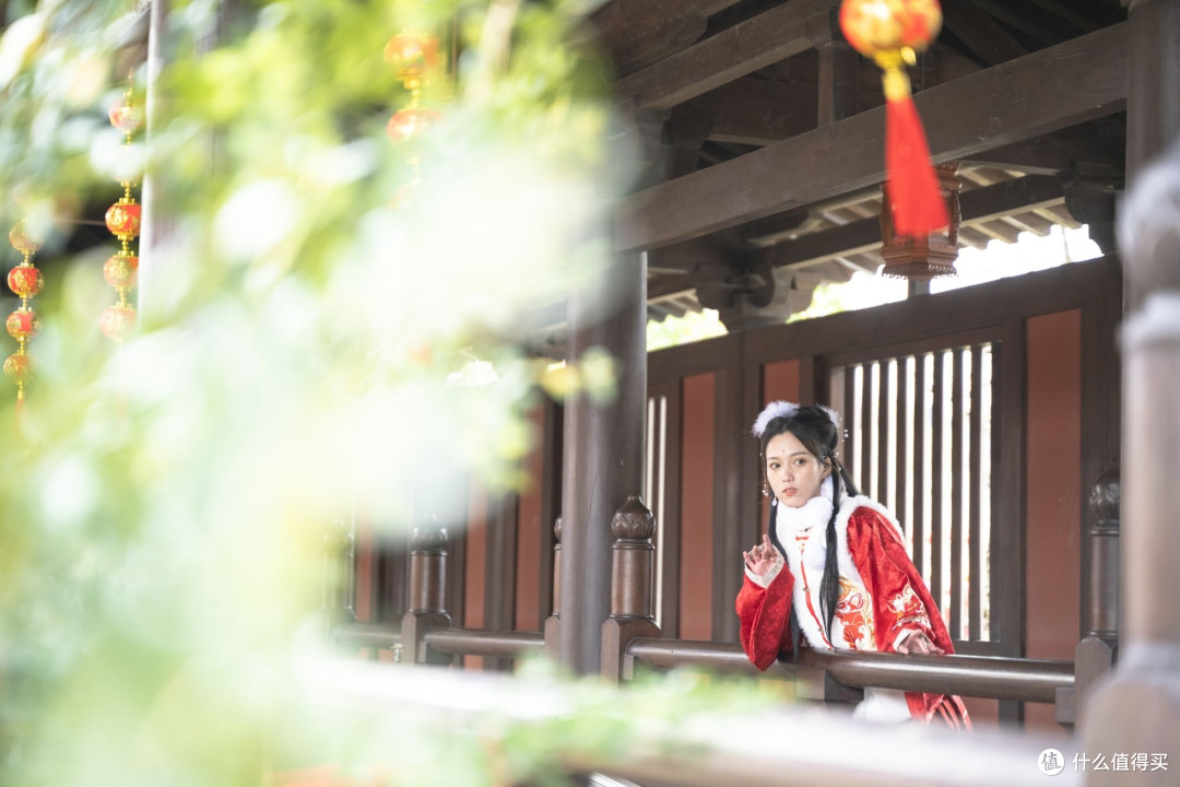 焦距:75mm iso:400 光圈:f2.8 快门:1/80s