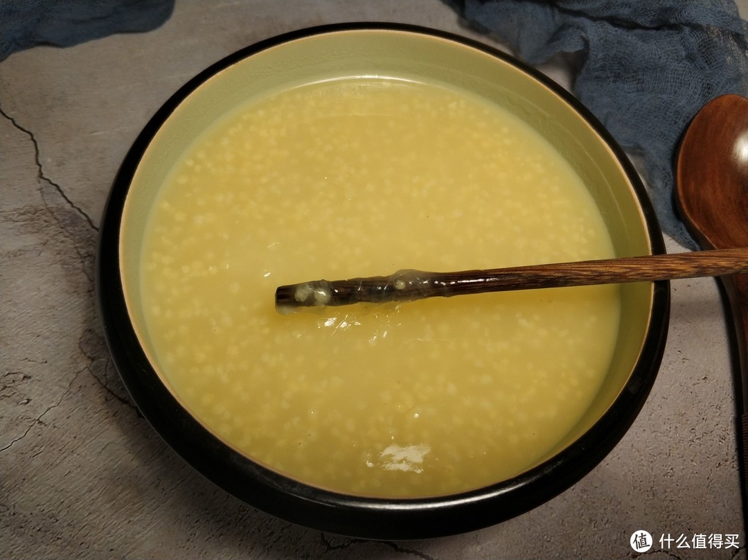 奶奶熬了一辈子小米粥，告诉我几个小技巧，这样做不出米油都难