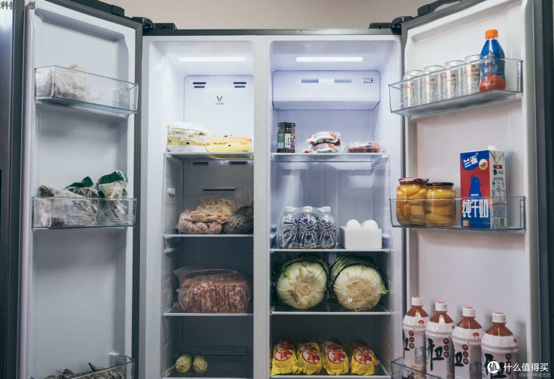 最后,这款云米冰箱本身的设计和配置都很不错,放在家里比较好看,并且