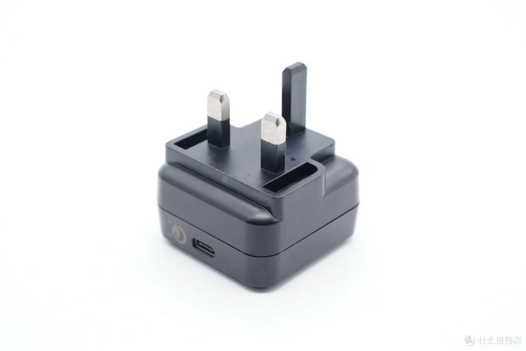 拆解报告:德国hama. 33w qc4 充电器