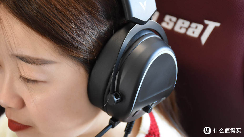 雷柏VH650游戏耳机：大耳罩舒适佩戴 虚拟7.1声道听声辨位