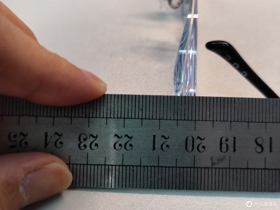 800度近视不同折射率配镜对比