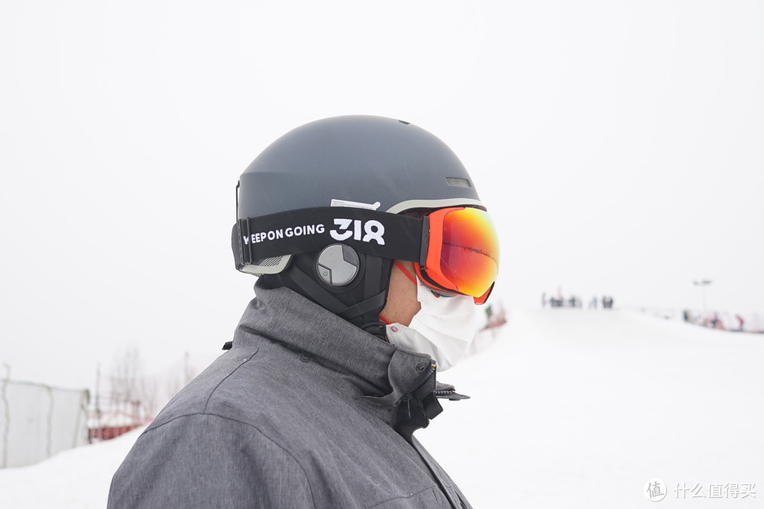 视频：三亿人的冰雪梦  听音乐、通话皆可，Smart4u蓝牙滑雪头盔体验