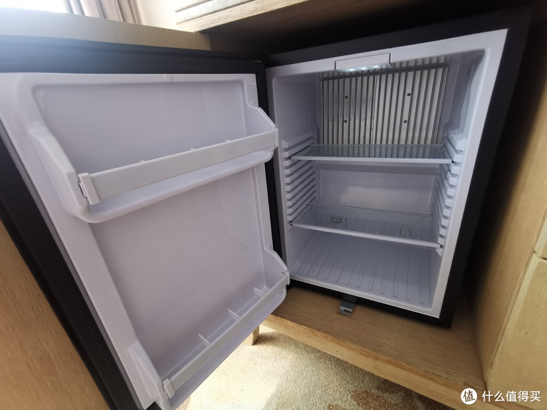 冰箱是空的