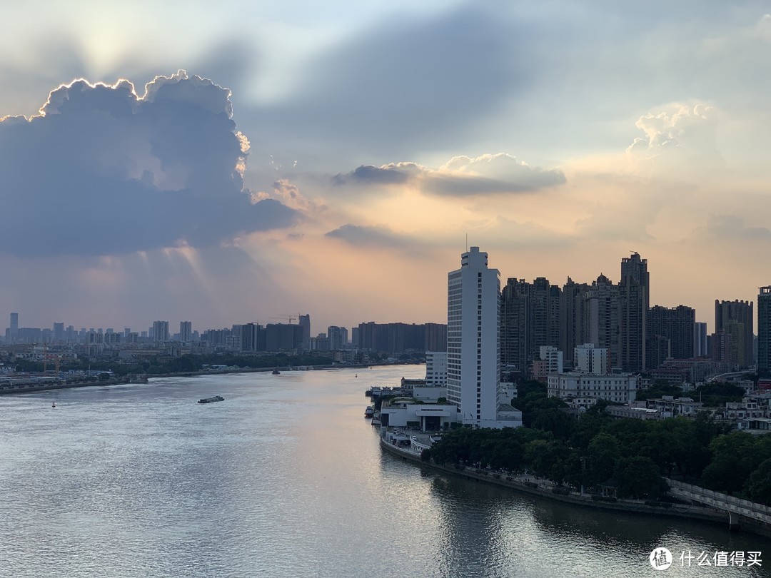 这家女王去过的五星级酒店，竟然还有三家米其林餐厅？ | 试吃试睡第25期：广州白天鹅宾馆