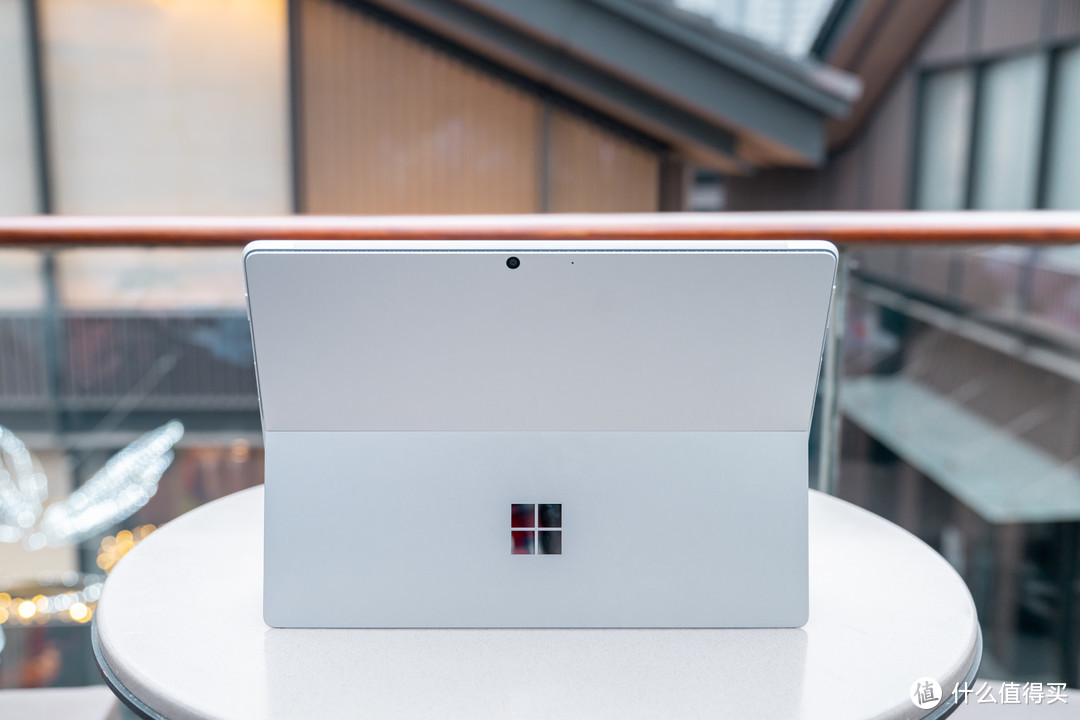 Surface Pro 8 败家指南：便携平板身形 + 满血笔电性能，没有人比微软更懂跨界生产力