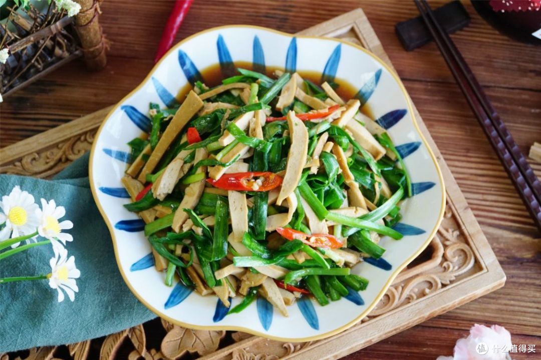 春天,韭菜和豆腐干是天生一对,学会做法,吃过一次就忘不掉