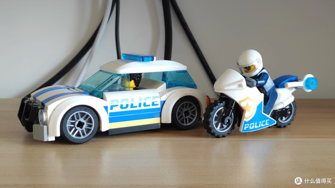 一举多得——lego 乐高 城市系列 60270 警察系列积木盒