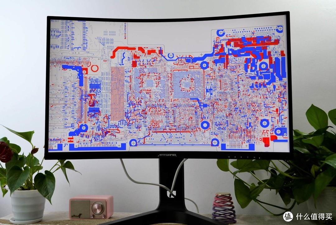 不超两千元的电竞显示器如何选？蚂蚁电竞ANT27TQC，1000R曲率设计27英寸高刷，电竞氛围感拉满