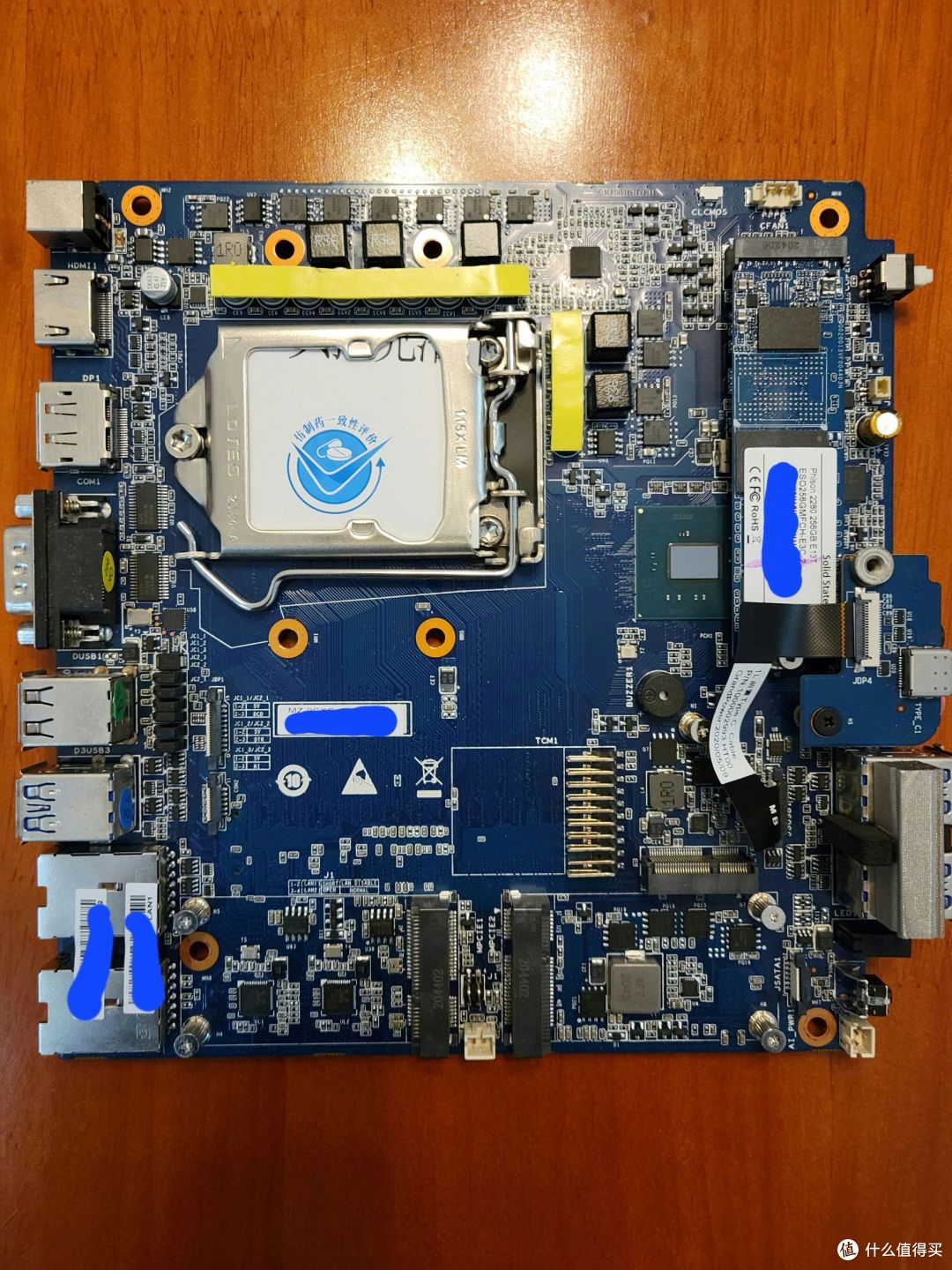 双插槽 这个换内存很坑 得把主机都拆开 差评双msata接口含铜散热器